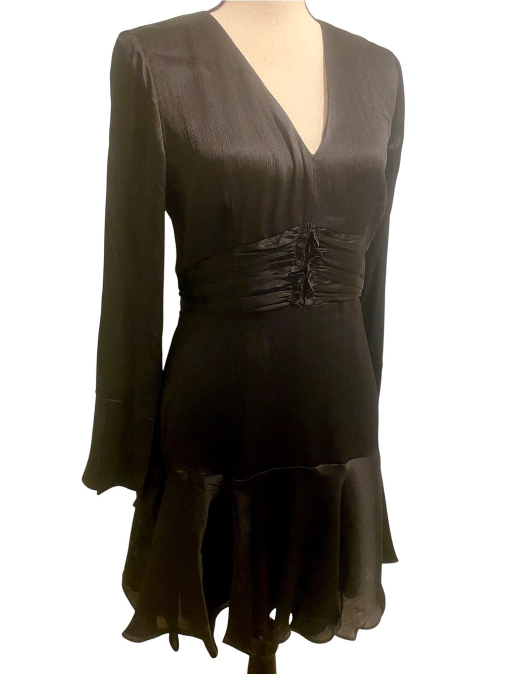 Women’s Elegant Black V Neck Long Sleeve Cocktail Dress Beautiful New Size 6